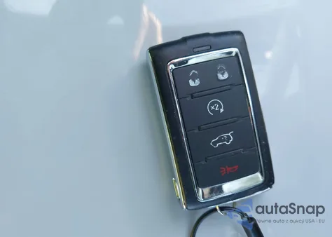 2024 Jeep Wagoneer Series Ii 4X4 from USA, damaged, VIN 1C4SJVBP5RS136025